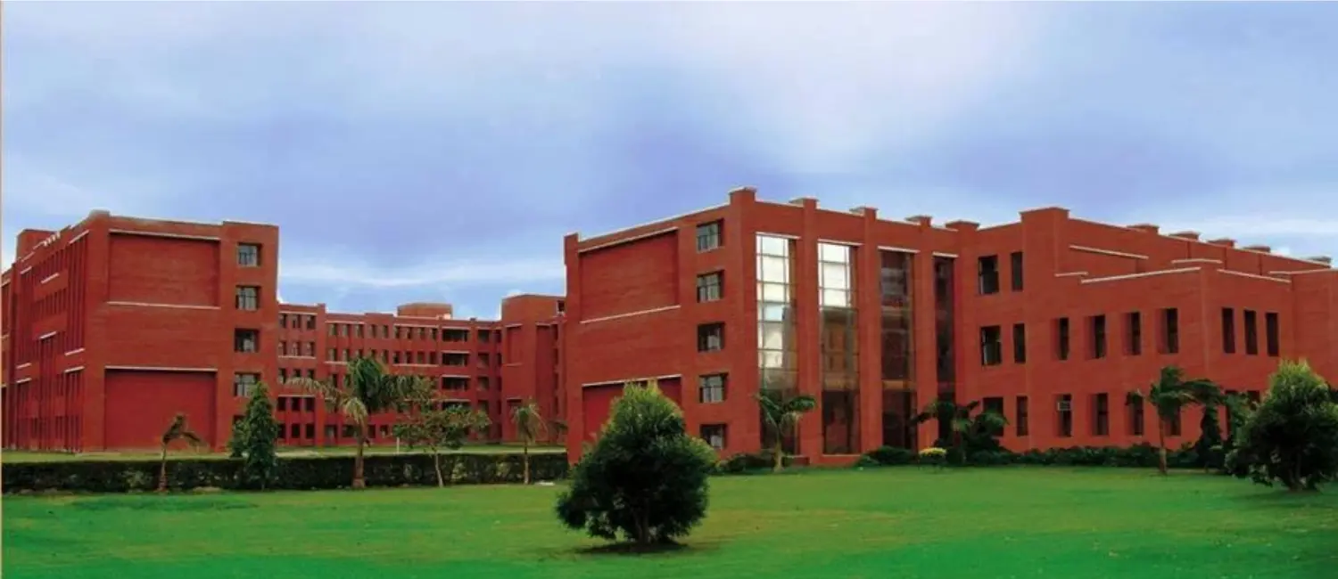 Lloyd Group of Institutions campus at Greater Noida