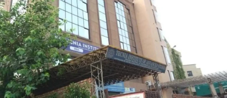 Tecnia Institute of Advanced Studies (TIAS) campus building in Rohini, Delhi offering MBA, MCA, and BBA programs.